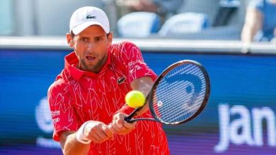 نوفاك ديوكوفيتش يبلغ ربع نهائي أستراليا المفتوحة بعد انسحاب منافسه للإصابة