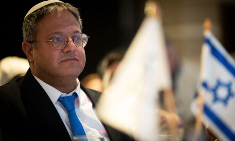 وزير الأمن الإسرائيلي يسمح بحمل السلاح في 18 مستوطنة بالضفة