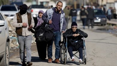 وزير الإعلام السوري: "قسد" تتخذ المدنيين في حلب دروعاً بشرية