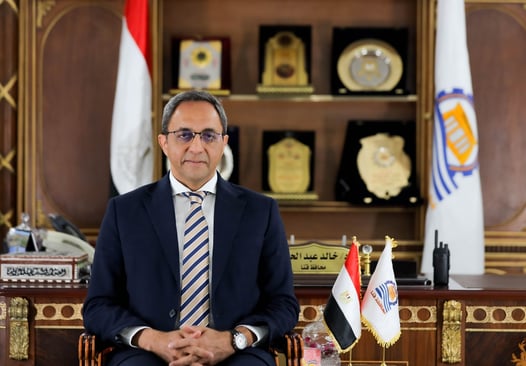 الدكتور خالد عبدالحليم محافظ قنا