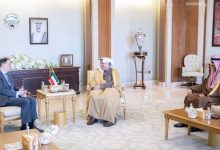 وزير «الديوان الأميري» ورئيس ديوان ولي العهد يستقبلان سفيري البرازيل وأوكرانيا