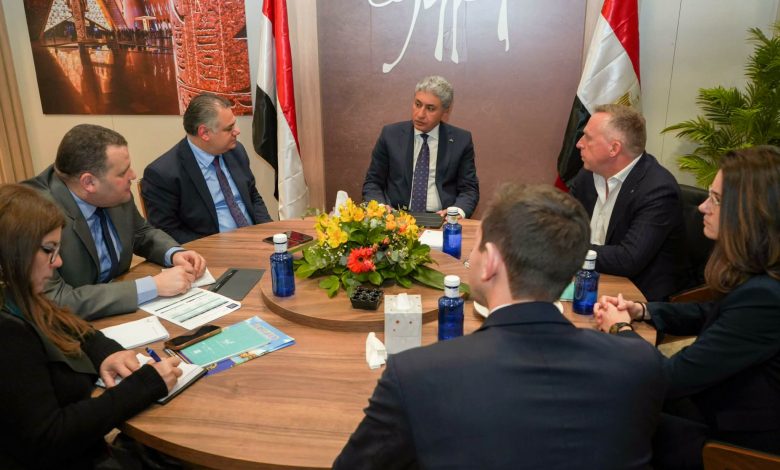 وزير السياحة يبحث مع شركة Edelweiss زيادة الرحلات من أوروبا لدعم الحركة الوافدة إلى مصر