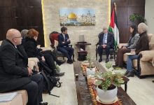 وزير الصحة الفلسطيني يبحث مع وفد من الصليب الأحمر تعزيز التعاون ودعم القطاع الصحي