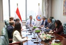 وزير الصحة يجتمع مع ممثلي شركة المراسم لمتابعة التدفقات المالية بعدد من المشروعات الصحية