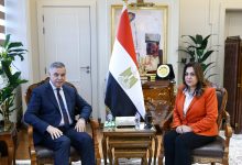 وزيرة التنمية المحلية تبحث مع محافظ الإسكندرية موقف مشروعات الخطة الاستثمارية ومنظومة التصالح والتقنين والنظافة