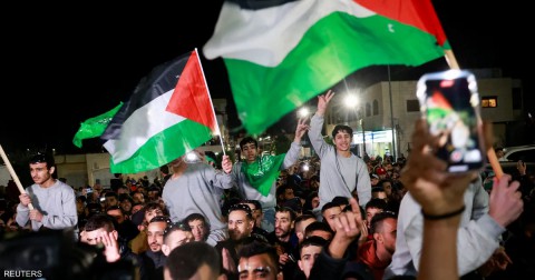 وصول 12 أسيرًا محررًا إلى مستشفى شهداء الأقصى عبر الصليب الأحمر