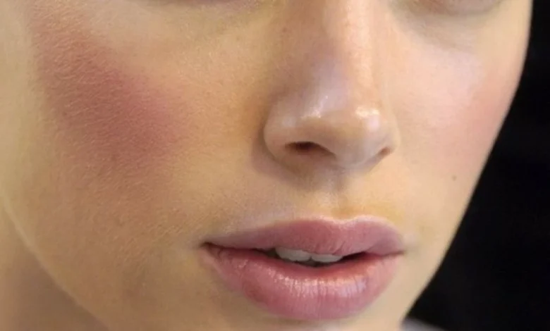 مكياج بلا ماسكرا… جرأة جمالية ما زالت مثار جدل