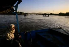 نساء وأطفال ضمن ضحايا غرق عبّارة بالسودان.