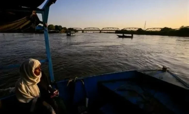 نساء وأطفال ضمن ضحايا غرق عبّارة بالسودان.
