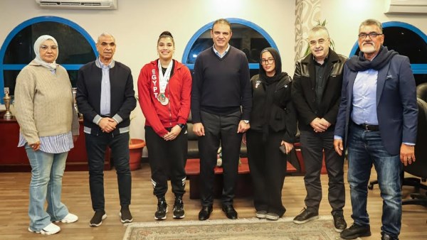 رئيس نادي سموحة يستقبل بطلات الرمح ويحثهن على التألق دوليًا