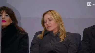 أثارت تفاعلاً على منصات التواصل.. ميلوني «نائمة» خلال افتتاح «الألعاب الأولمبية» - أخبار السعودية