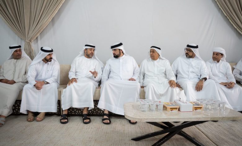 أحمد بن محمد يقدم واجب العزاء في وفاة عمر أحمد البلوشي