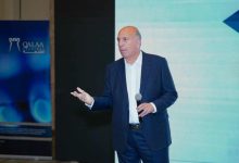 أحمد هيكل: 3 عوامل ترجح دخول العالم نفقا مظلما