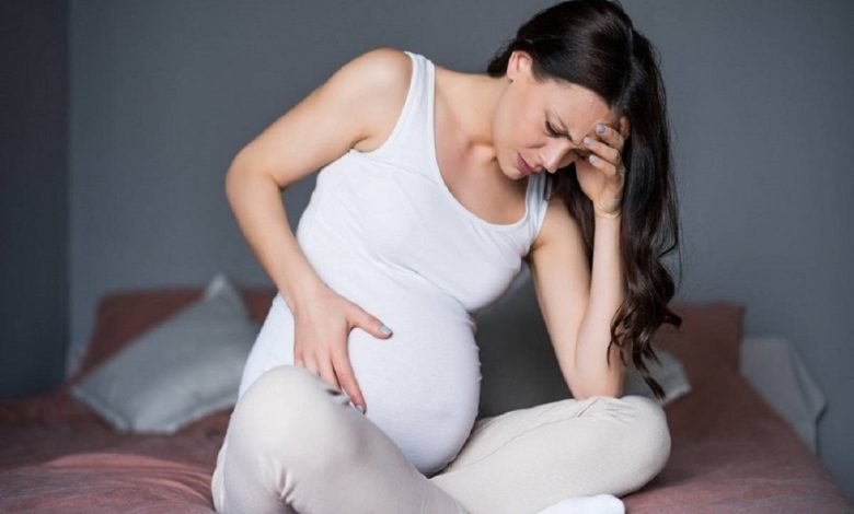 أسباب وعلامات ألم القولون لدى الحامل.. و7 نصائح لعلاجه