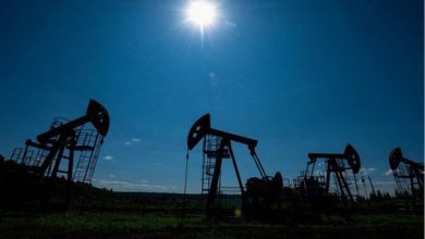 أسعار النفط عالميا تنخفض 3%...