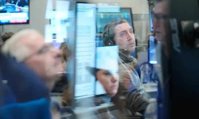 أوروبا وآسيا تقودان انتعاش صناديق الأسهم العالمية