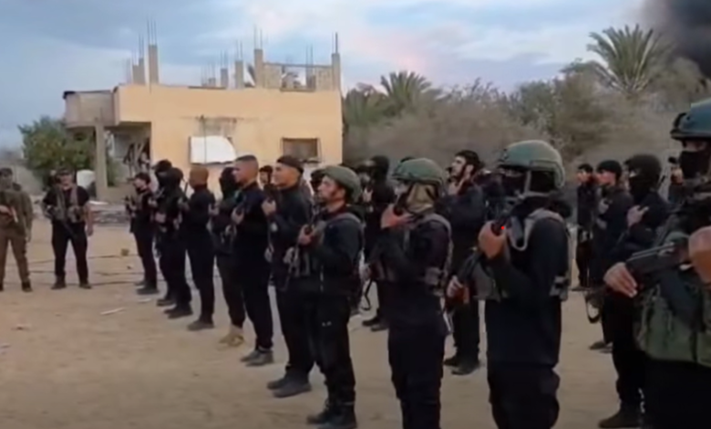 إعلام عبري: إسرائيل تسمح لميليشيا “أبو شباب” بالمشاركة في تفتيش المسافرين الداخلين والمغادرين من معبر رفح البري