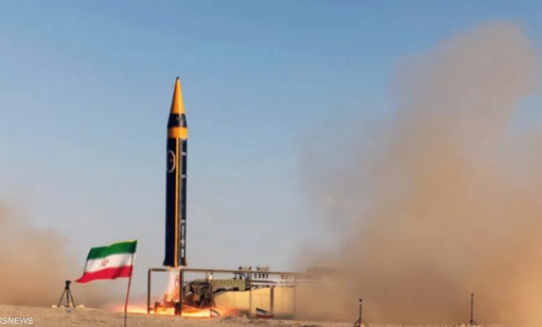 إيران تعلن عن صاروخ "خرمشهر- 4" الباليستي.