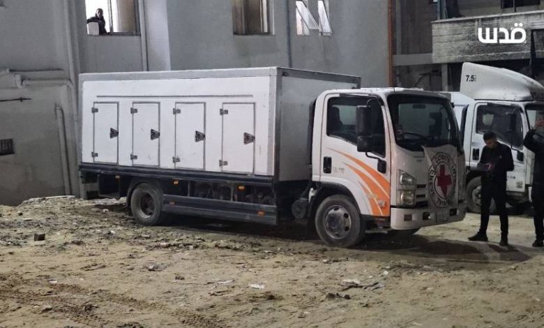 الاحتلال يعيد جثامين 54 شهيدا و66 صندوقا من الأشلاء إلى غزة