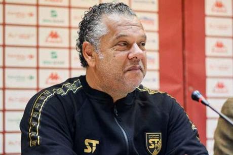 الترجي التونسي يُقيل مدربه الكنزاري