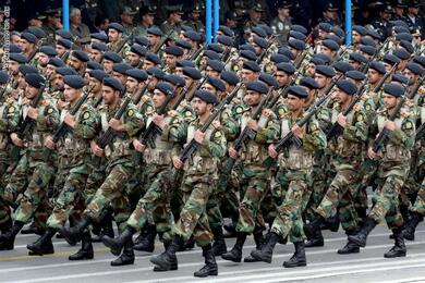 الجيش الإيراني يعلن احتواء حريق اندلع في ثكنة عسكرية