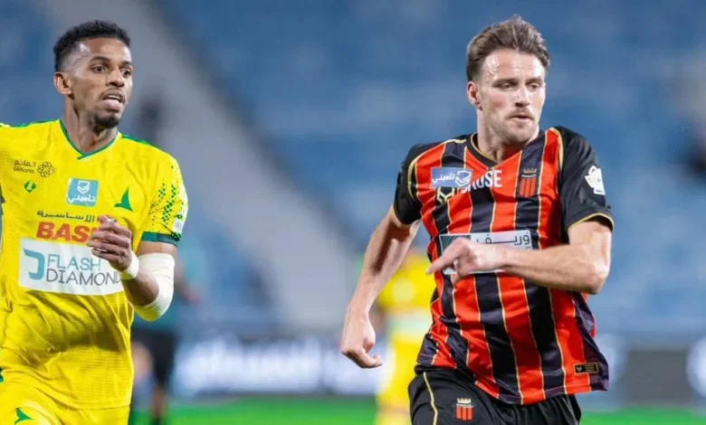 الخليج يحبط الرياض بتعادل قاتل