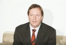 السفير البريطاني للكويت الحق في بناء ميناء مبارك الكبير وما يثيره العراق غير منطقي