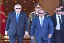 السيسي وأردوغان يؤكدان تعزيز الشراكة الاقتصادية ورفع التبادل التجاري بين مصر وتركيا إلى 15 مليار دولار