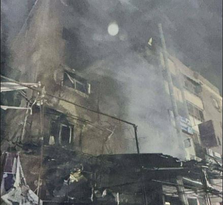 السيطرة على حريق نشب داخل مطعم وواجهة عقار بمدينة السلام