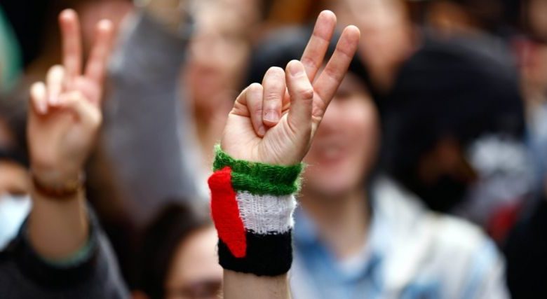 الشاباك: ختم "دولة فلسطين"على جوازات الغزيين عبر رفح ونتنياهو يطالب باستبداله..