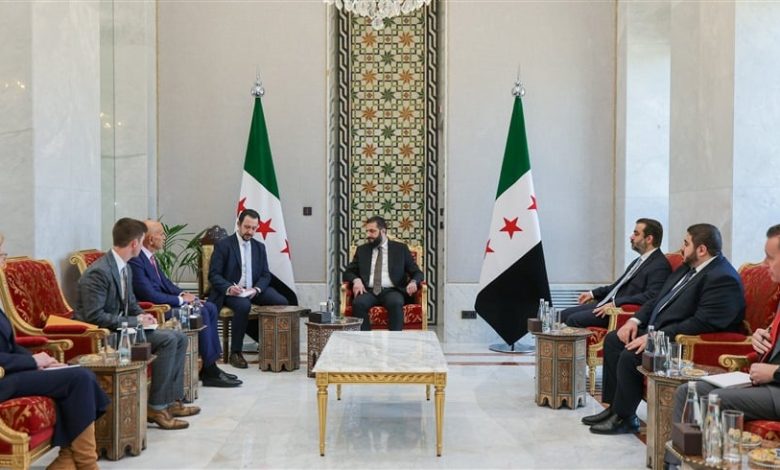 الشرع يبحث مع وفد أمريكي التطورات الأخيرة والقضايا المشتركة