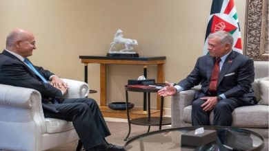 الملك وصالح يؤكدان أهمية تسهيل آليات العودة الآمنة...