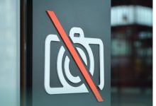 النيابة العامة تحذر من إساءة استخدام الهواتف النقالة المزودة بالكاميرا: جريمة موجبة للمساءلة