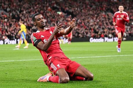 ايزاك يقترب من العودة.. دفعة معنوية لليفربول