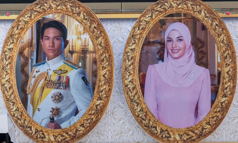 بصورة عائلية.. الأمير عبد المتين يكشف عن وجه ابنته الأولى واسمها