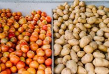 تعرف على أسعار الخضار والفواكه في السوق المركزي اليوم...