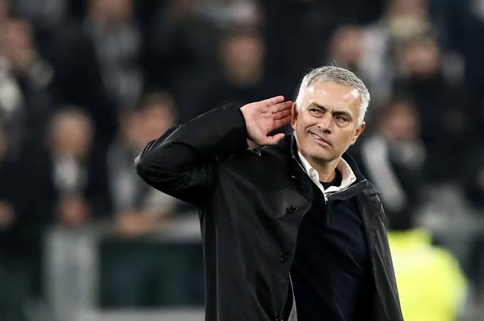 تقارير.. بند في عقد مورينيو مع بنفيكا يسهل انتقاله إلى ريال مدريد