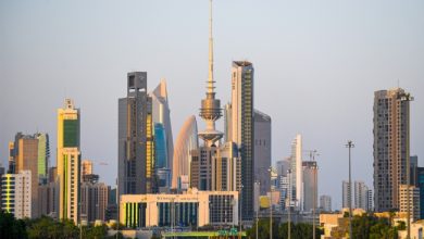 تقرير محلي: توطين العمالة الوطنية في المشاريع التنموية... إلى متى التأخير؟