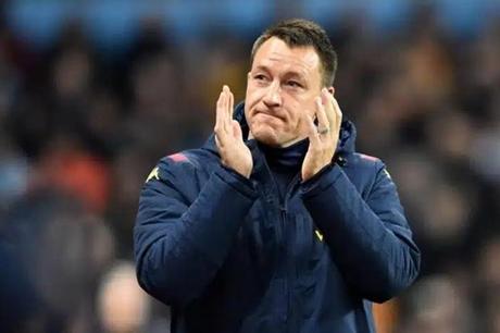 توسلت ابنته لعدم نشره.. جون تيري في مرمى السخرية بسبب فيديو