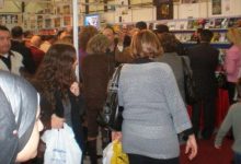 جدل "خريف الكتاب" يشعل النقاش حول مستقبل القراءة في مصر ويحفز حوارات ثقافية أوسع