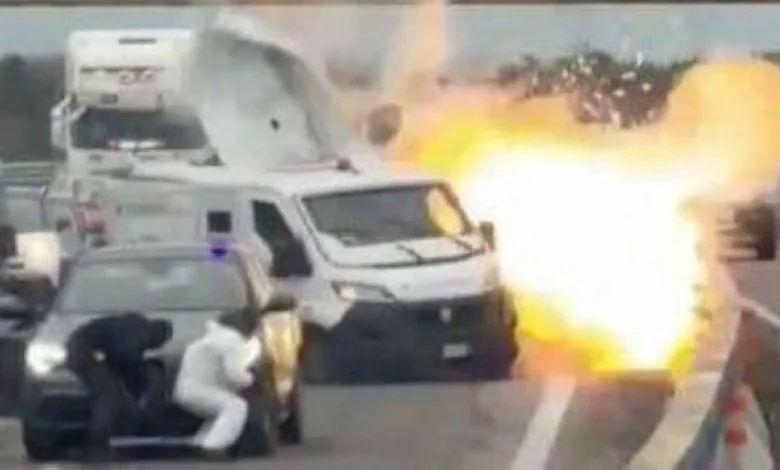 سطو هوليوودي في إيطاليا.. عصابة تفجّر ناقلة أموال وتفرّ من تحت نيران «الكارابينييري»!