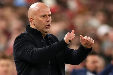 سلوت: نجم ليفربول غير محظوظ