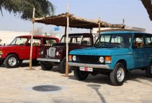 شرطة أبوظبي تنظم مسيرة للمركبات الكلاسيكية