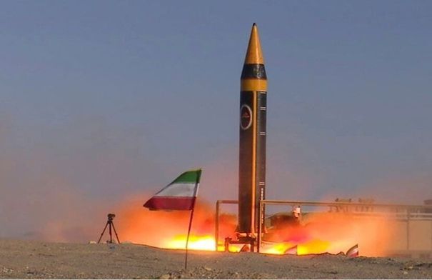 صاروخ "خرمشهر" قادر على استهداف حاملتي الطائرات...