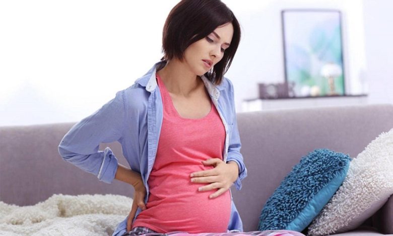 طرق آمنة لعلاج الإمساك لدى الحوامل بدون ملينات.. ولا تأثير على الجنين!