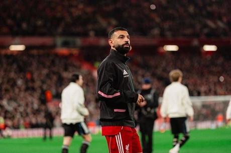 عرض خرافي.. كم يبلغ راتب صلاح المتوقع في الدوري السعودي؟