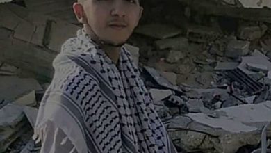 على عكاز الألم من غزة لمصر.. رحلة غازي شاهين بين الحرب والعلاج