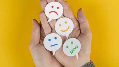 كيف تفهم مشاعرك من دون أن تضيّع نفسك في دوامة الانفعالات؟