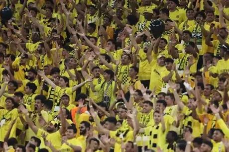 “لا يوجد ما أقوله”.. مدرب الغرافة يعتذر لقطر بعد سباعية اتحاد جدة