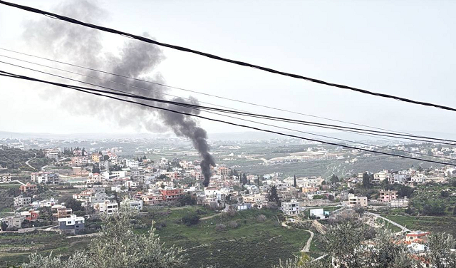 لبنان: 3 شهداء بغارة اسرائيلية على مركبة